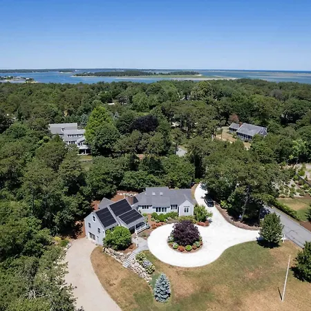 Beautifully Renovated W Access To Beach